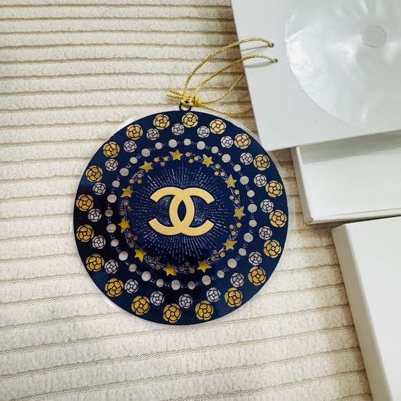 Chanel Beauté Blue and Gold Ornament - Picture 3 of 4